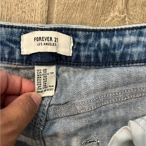 Forever 21 Ripped Shorts Multiple Buttons Size US24 - Picture 4 of 7